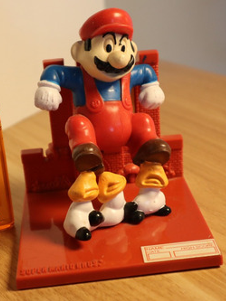 Super Mario Bros Trophy 1988 Over Mushrooms Hasbro Nintendo 2