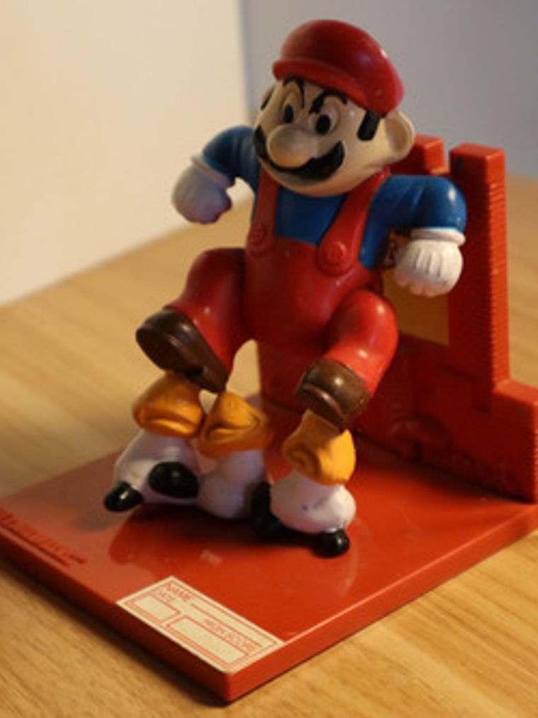 Super Mario Bros Trophy 1988 Over Mushrooms Hasbro Nintendo 5