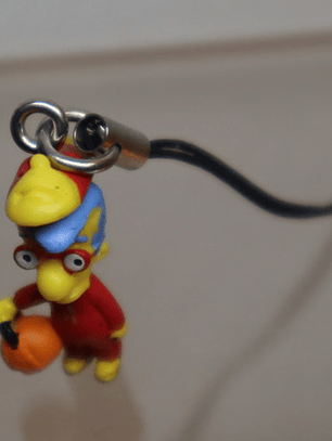 Colgante Milhouse 07 Tomy Simpsons Miniatura Halloween Charm