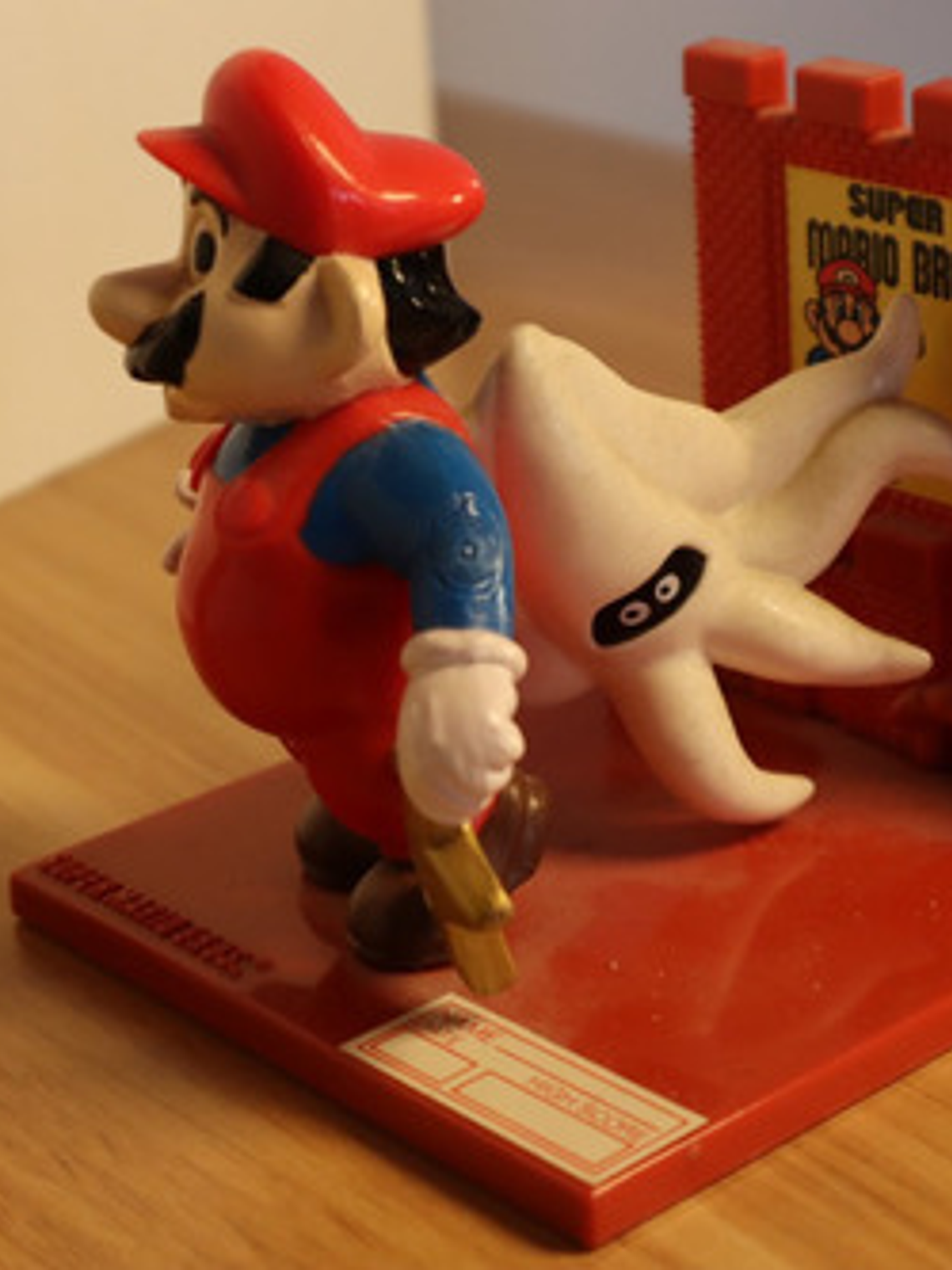 Super Mario Bros Trophy 1988 Blooper Chase Hasbro Nintendo 4