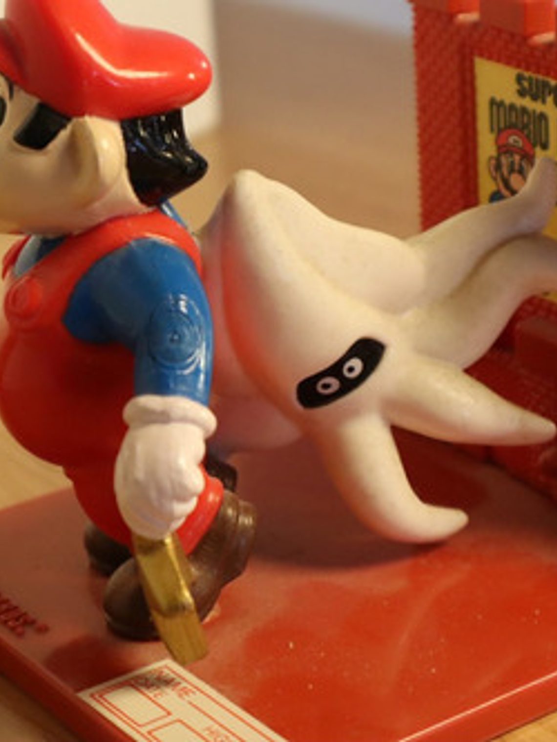 Super Mario Bros Trophy 1988 Blooper Chase Hasbro Nintendo 6