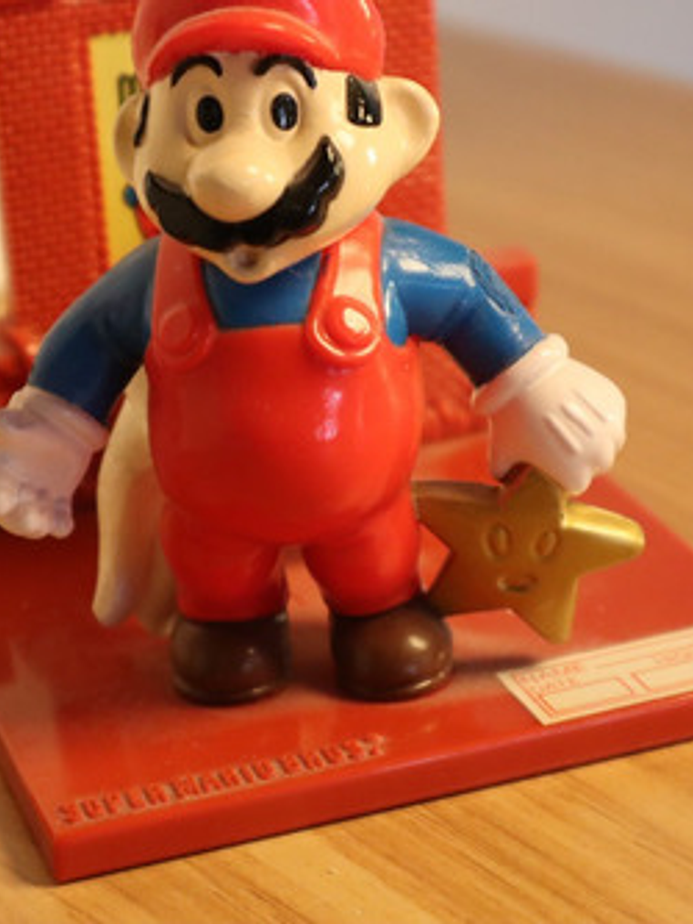 Super Mario Bros Trophy 1988 Blooper Chase Hasbro Nintendo 7