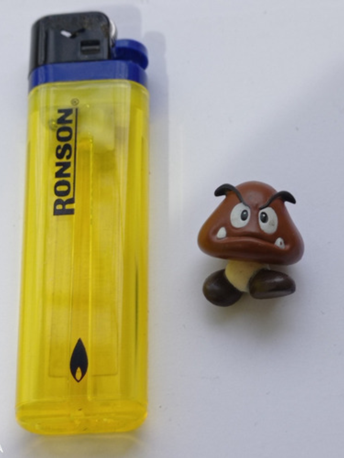 Goomba Miniatura Nintendo Mario Bros 7