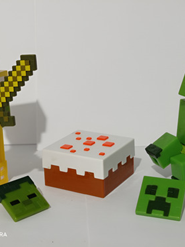 Figura Minecraft - Gold Armor Zombie + Creeper Mattel 1
