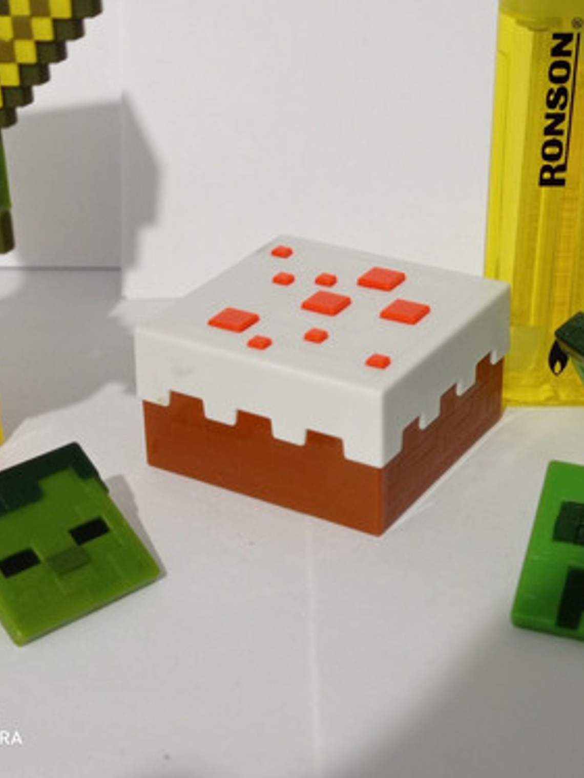 Figura Minecraft - Gold Armor Zombie + Creeper Mattel 4