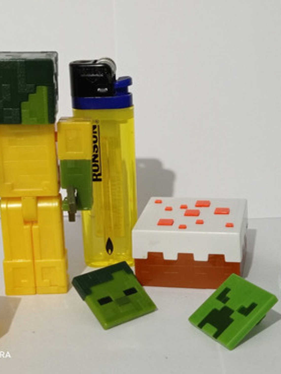 Figura Minecraft - Gold Armor Zombie + Creeper Mattel 6