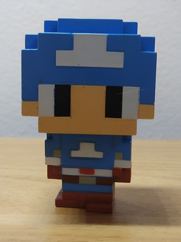 Figura Minecraft? Captain America? 1