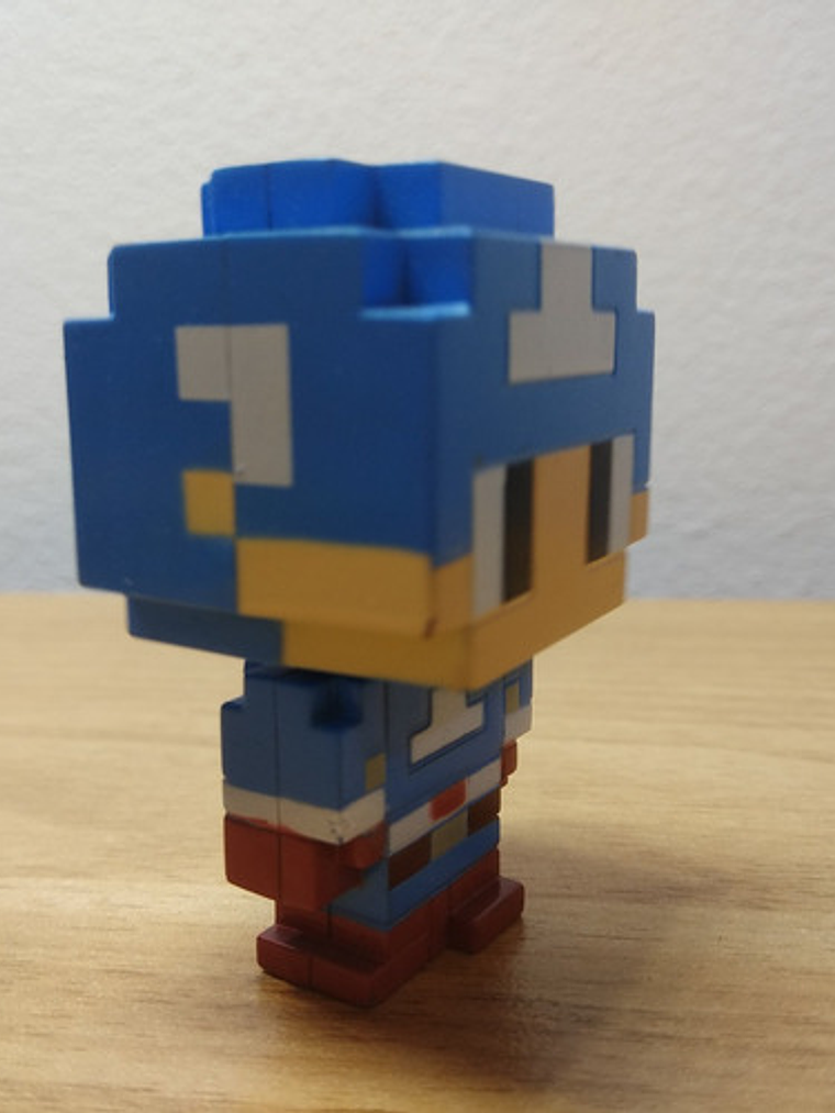 Figura Minecraft? Captain America? 4