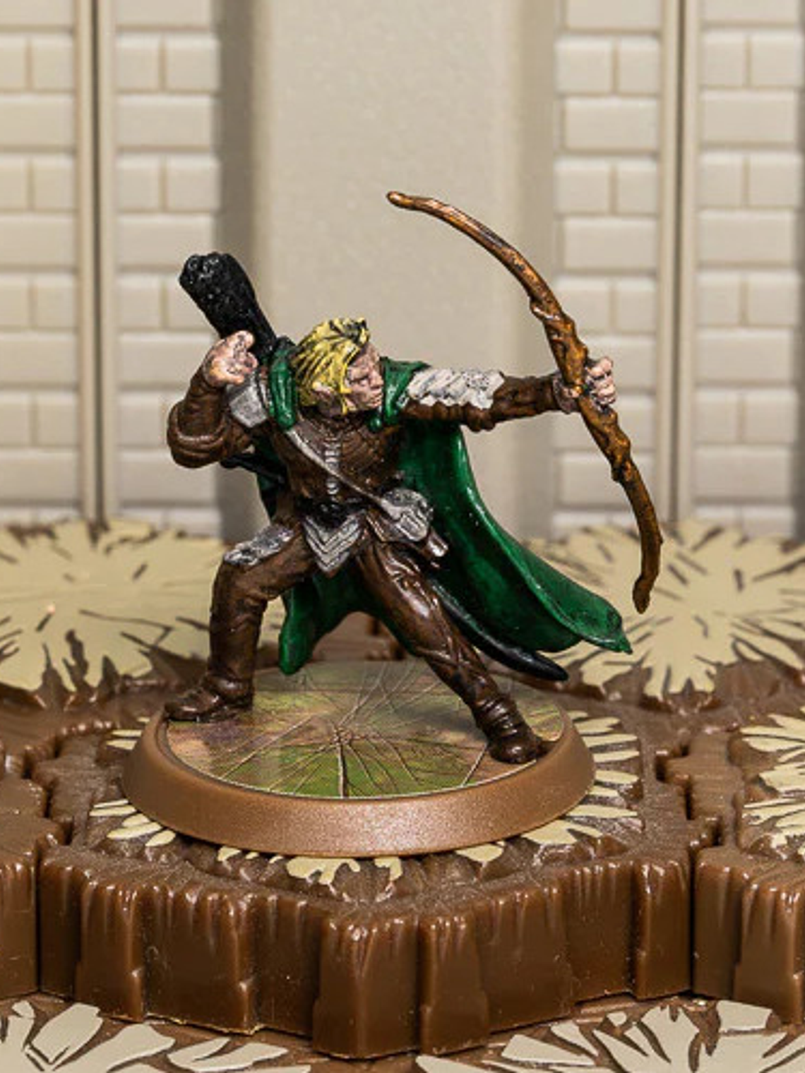 Brandis Skyhunter (half-elf) Heroscape Dungeons Dragons 1