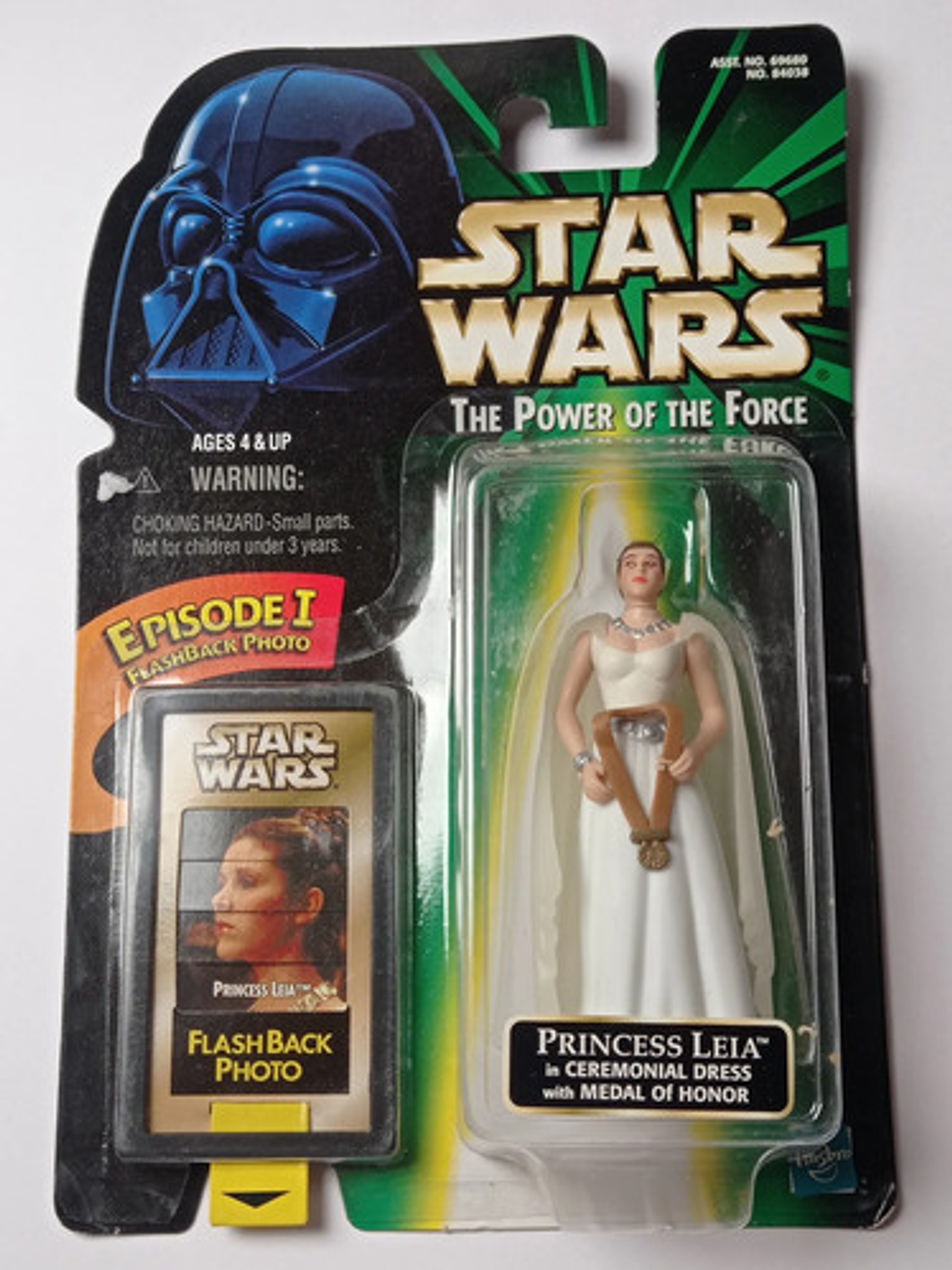Princess Leia W/ Medal 1998 Star Wars Kenner Power Of Force 1