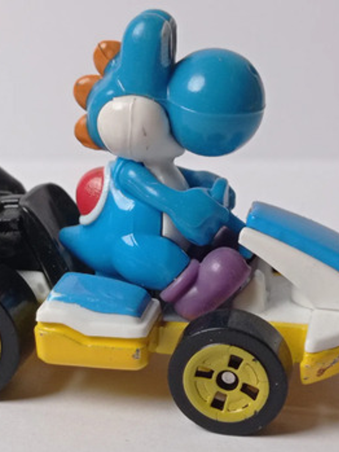 Light-blue Yoshi 2018 Hot Wheels Mario Kart Mattel Nintendo Amarillo 3