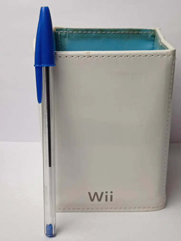 Contenedor De Controles Wii Nintendo Club 2
