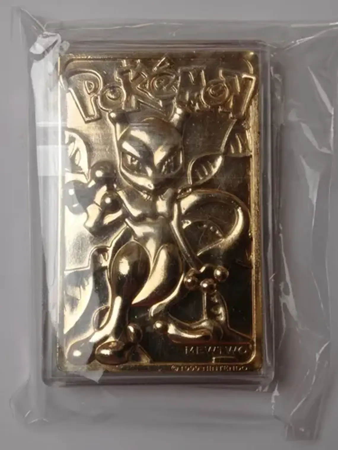 Placa Mewtwo 1999 Pokemon Nintendo Bañada Oro Placa Mewtwo 4