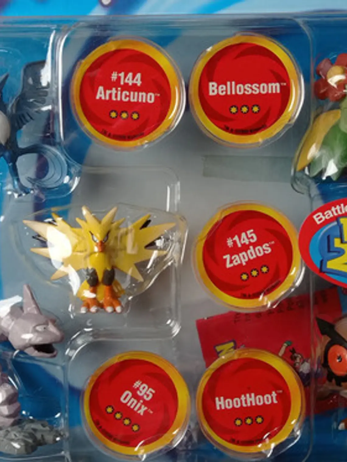 Onix + Bellossom + Hoothoot + 2000 Hasbro Pokemon Nintendo 4