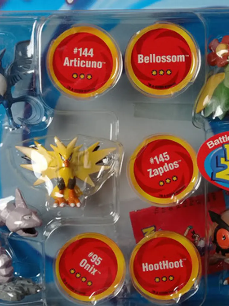 Onix + Bellossom + Hoothoot + 2000 Hasbro Pokemon Nintendo 4