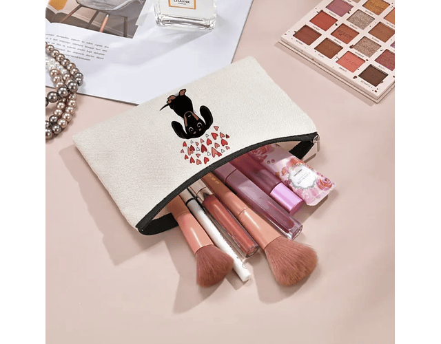 Cosmetiquero o estuche perrito salchicha negro