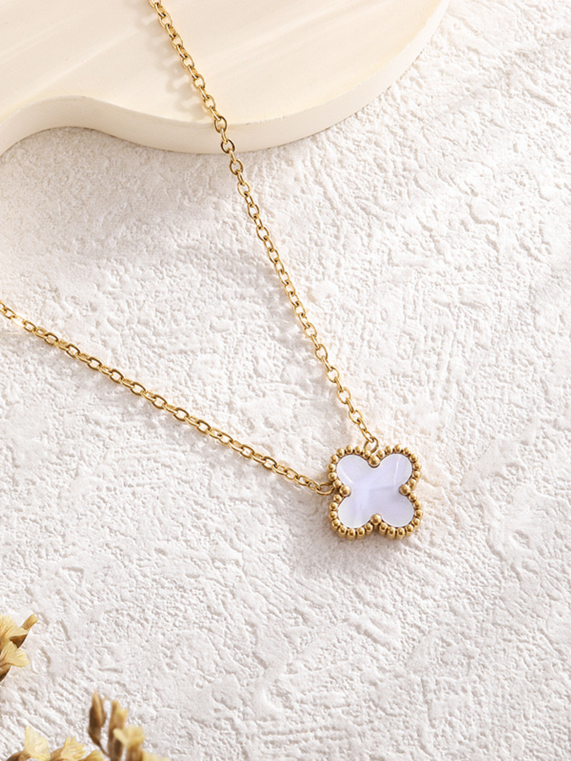 Cadena Tipo Van Cleef (Negra, Roja, Blanca) 1