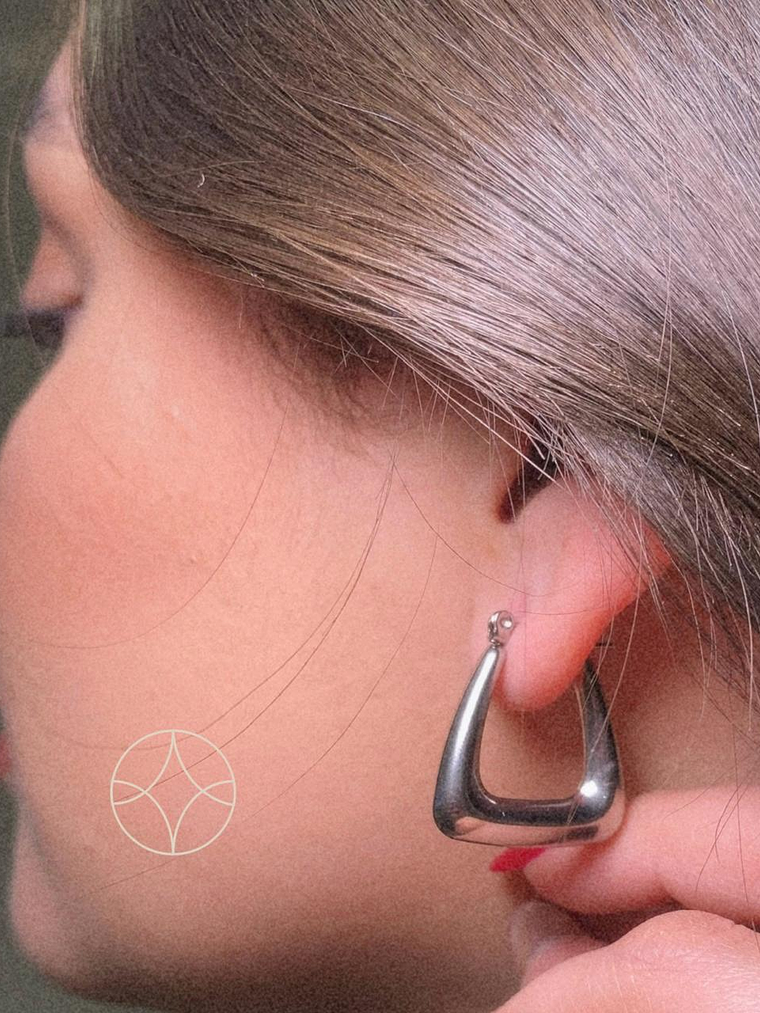 Argollas Triangulo (Plateada) 1