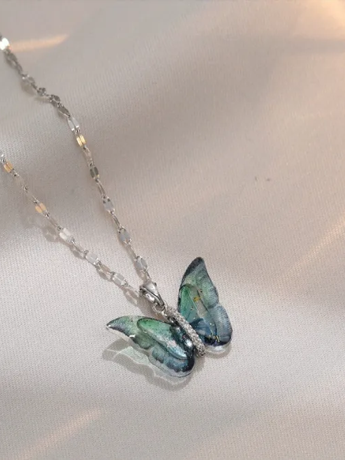 Collar Mariposa Plateada 1