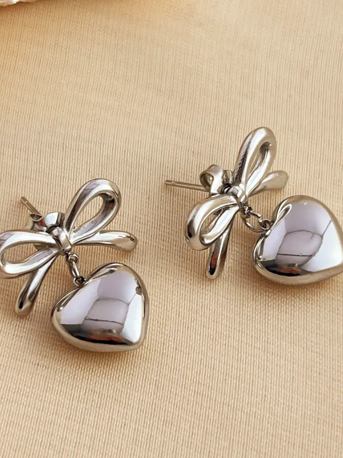 Aros Nudo Corazon Plateado  1