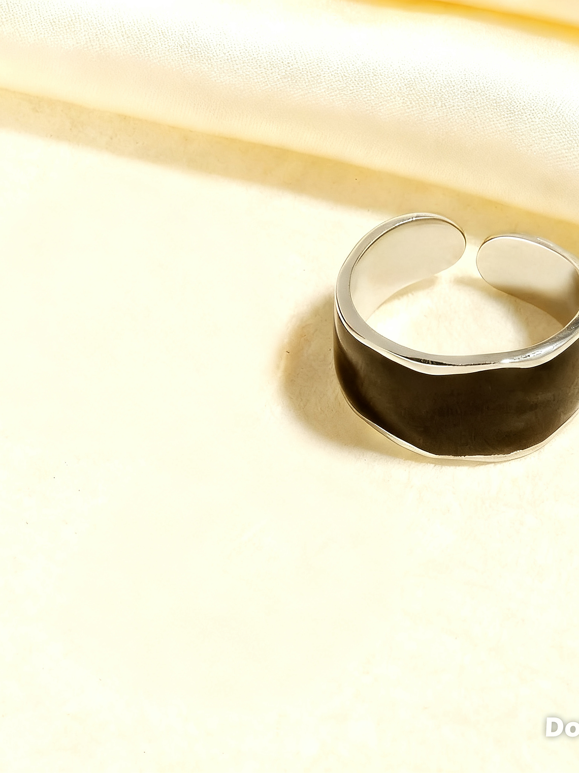 Anillo Ajustable  Nacarado (Blanco, Negro) 2