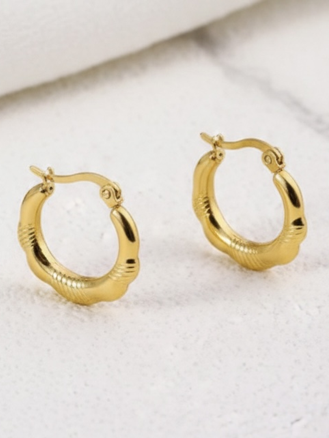 Argollas Circulo Semi-rasgadas (Dorada) 2