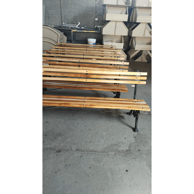 Escaño o Banca Capri