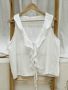 Blusa blanca con volados Salerno