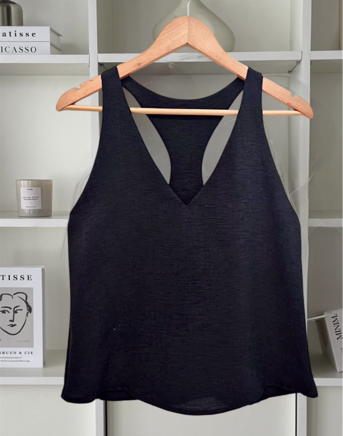 Top negro Tropea diseño en espalda