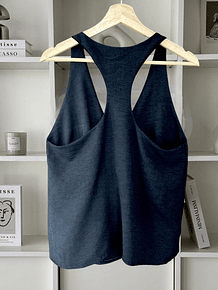 Top negro Tropea diseño en espalda