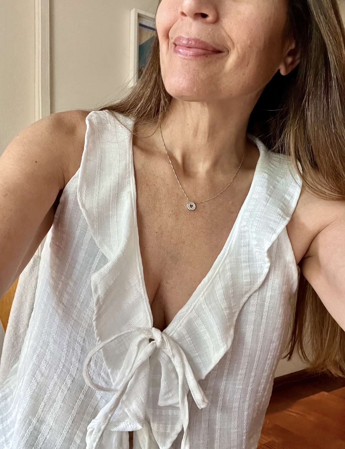 Blusa blanca con volados Salerno