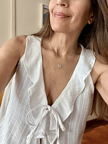 Blusa blanca con volados Salerno
