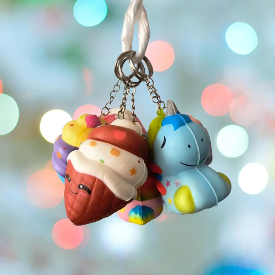 Llaveros Squishy 🍦🧁🦄 – Antiestrés Sensorial para Llevar a Todas Partes 1