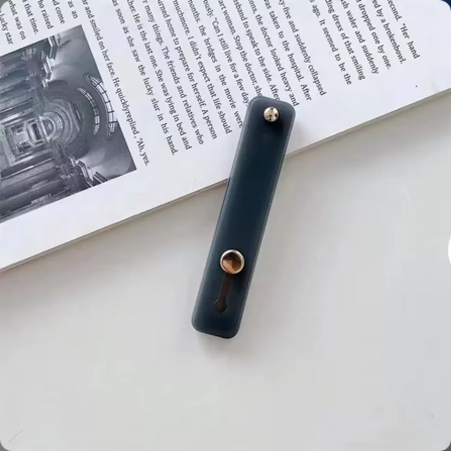 Correa Adhesiva para Celular – Agarre Seguro y Cómodo para Tus Dedos 🤲📱 5