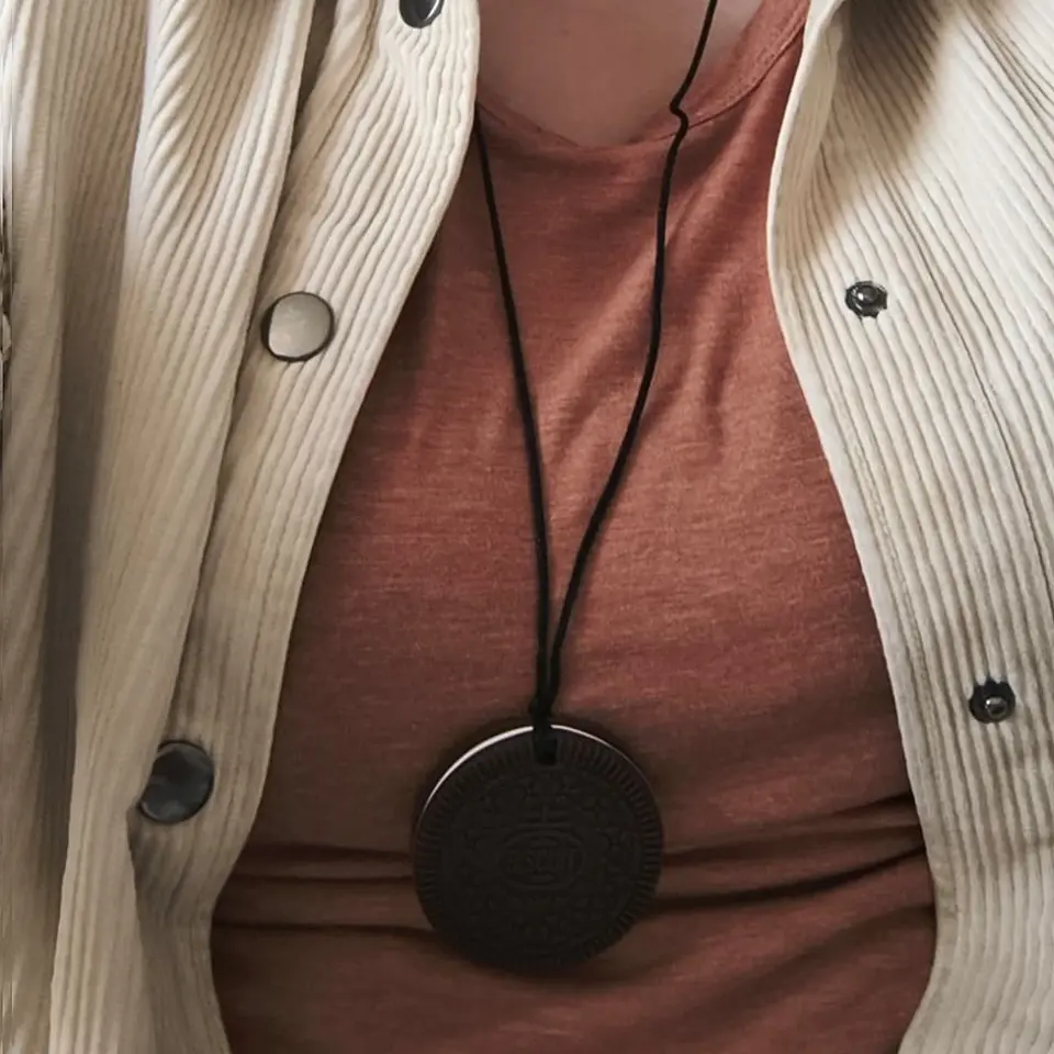Mordedor Sensorial en Collar – Para regularte sin esconderte 🍪 3