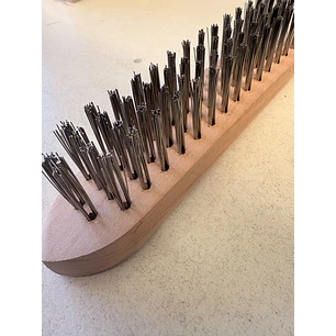 Cepillo Inoxidable mango de madera Marca Delta