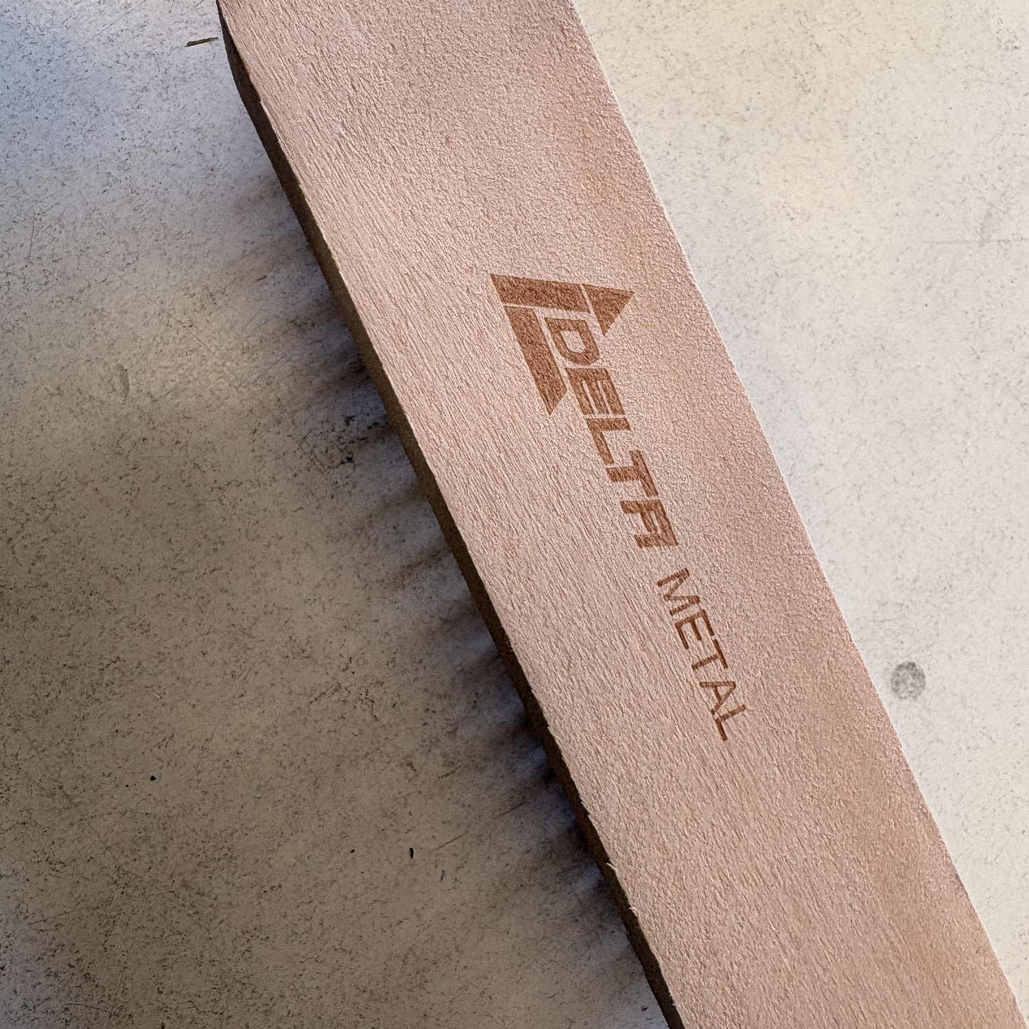 Cepillo acero carbono mago de madera  3