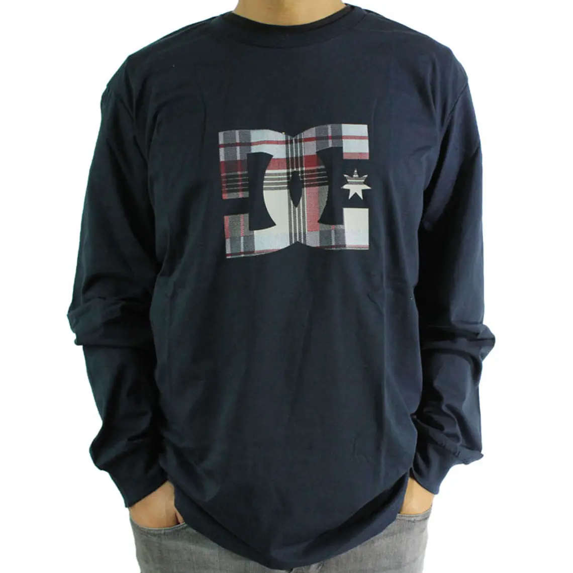 Long Sleeve DC  Tresher 1