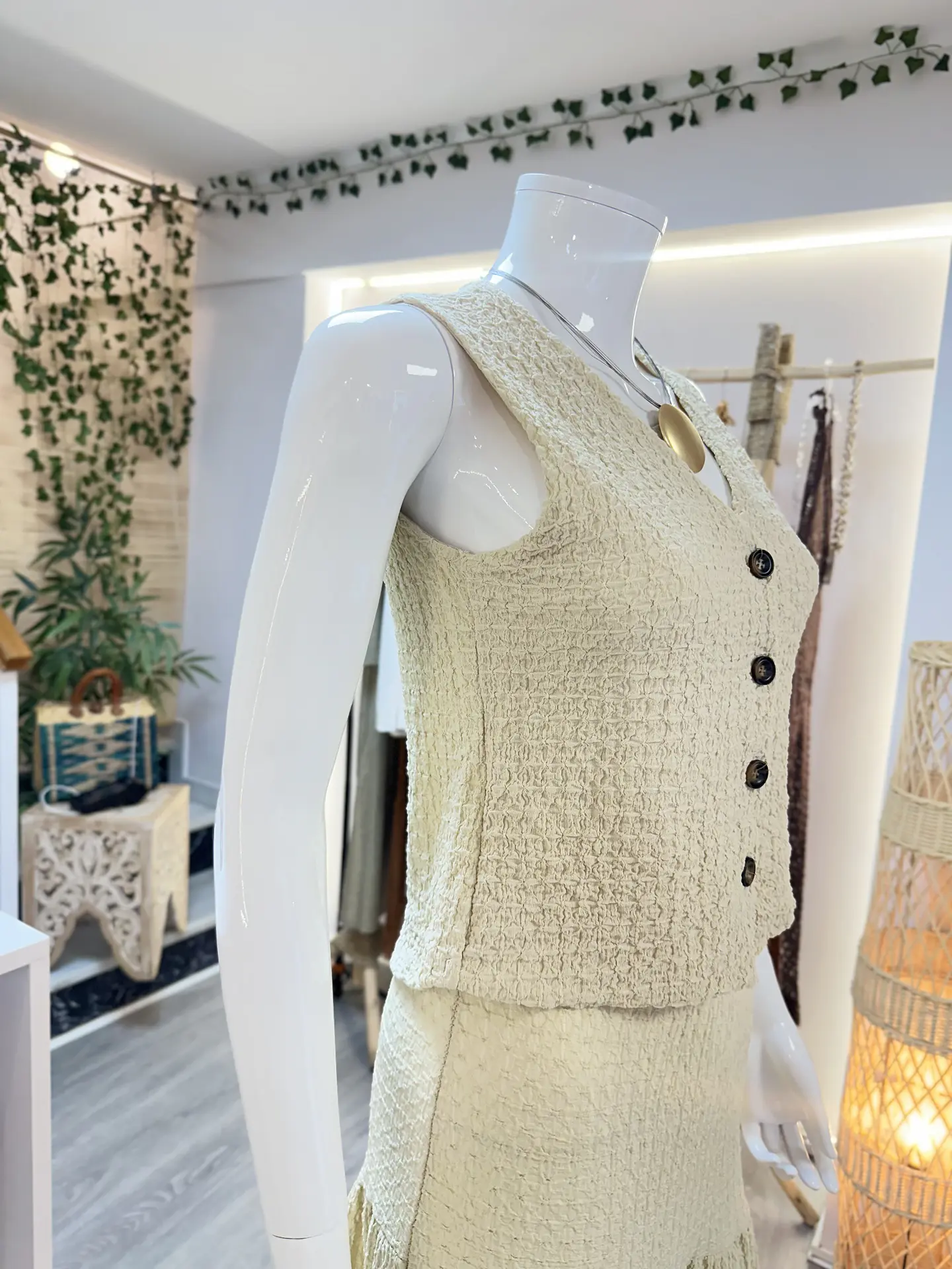 Chaleco Arrugado Beige  3