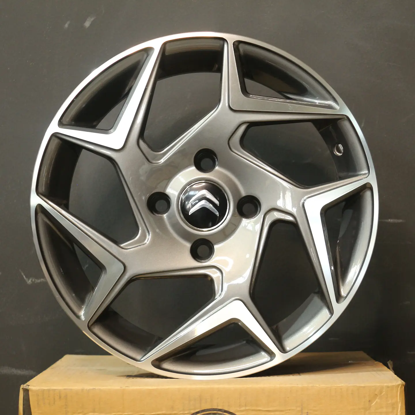 CITROEN53795642GM Llanta Aro 15X6 4X108 Gm Et 25 1