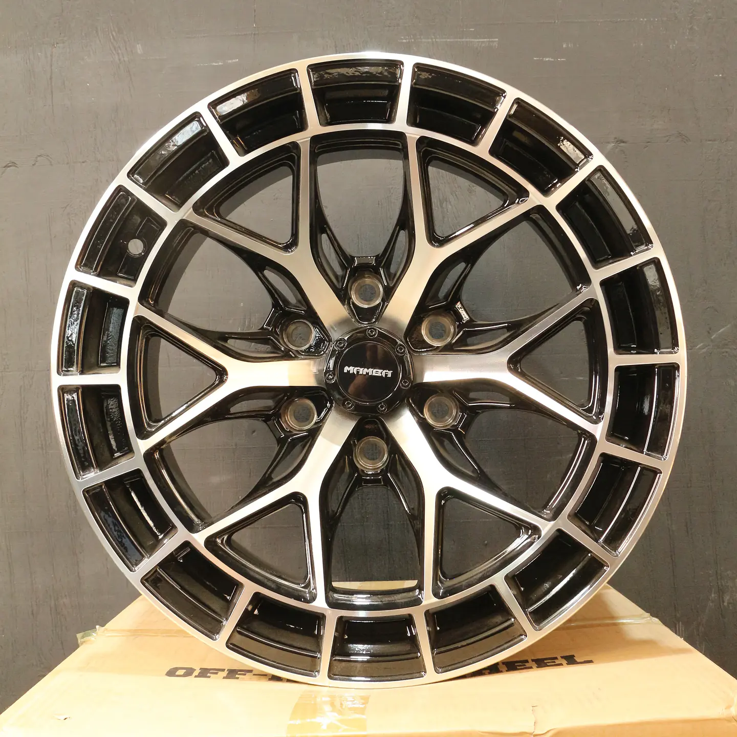 140379635B4 Llanta Aro 17X9 6X135 1403 B4 Et 0 1