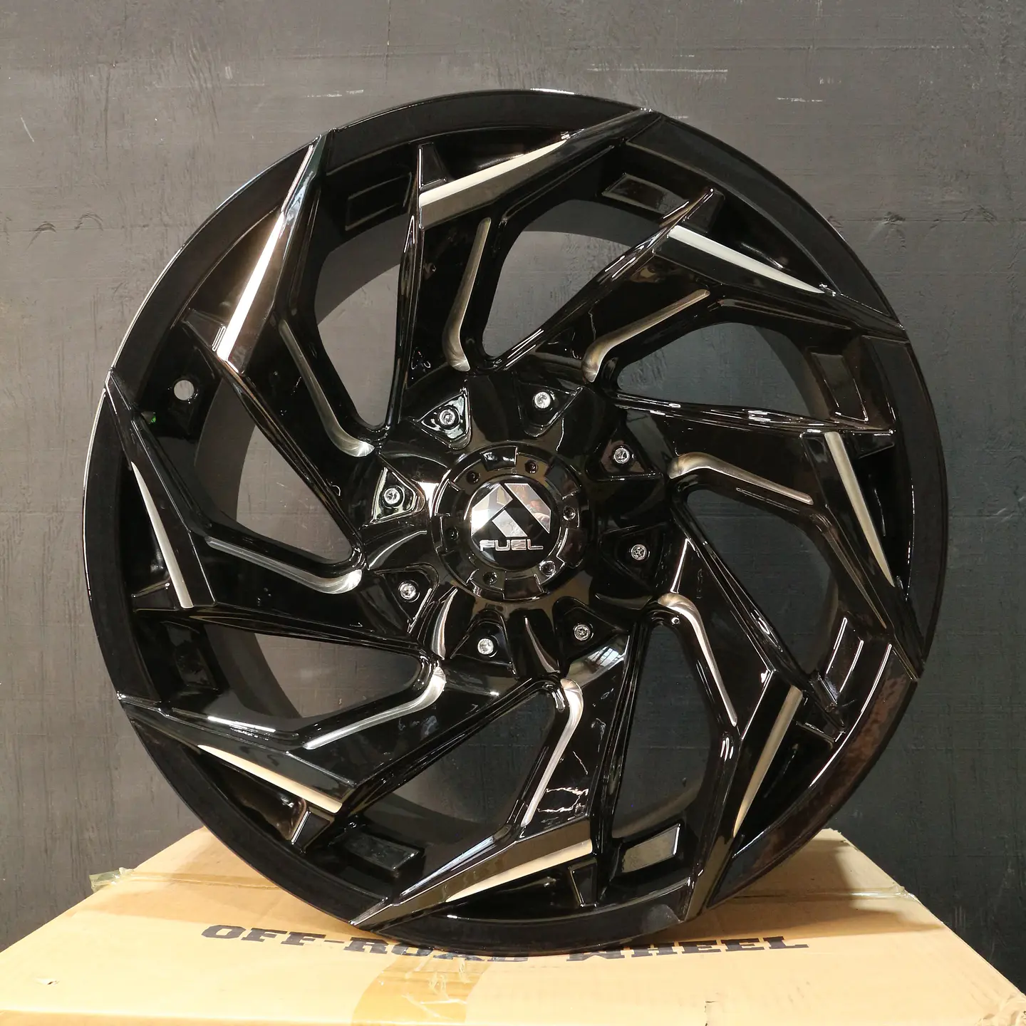 FBX20379520B1W Llanta Aro 17X9 5X120 Fbx203 B1W Et -12 1