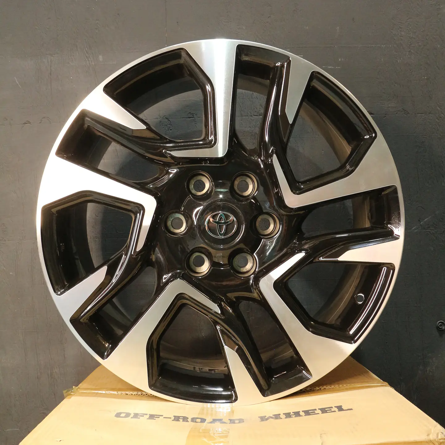H957D208660BM Llanta Aro 20X8.5 6X139 Bm Et 25 1