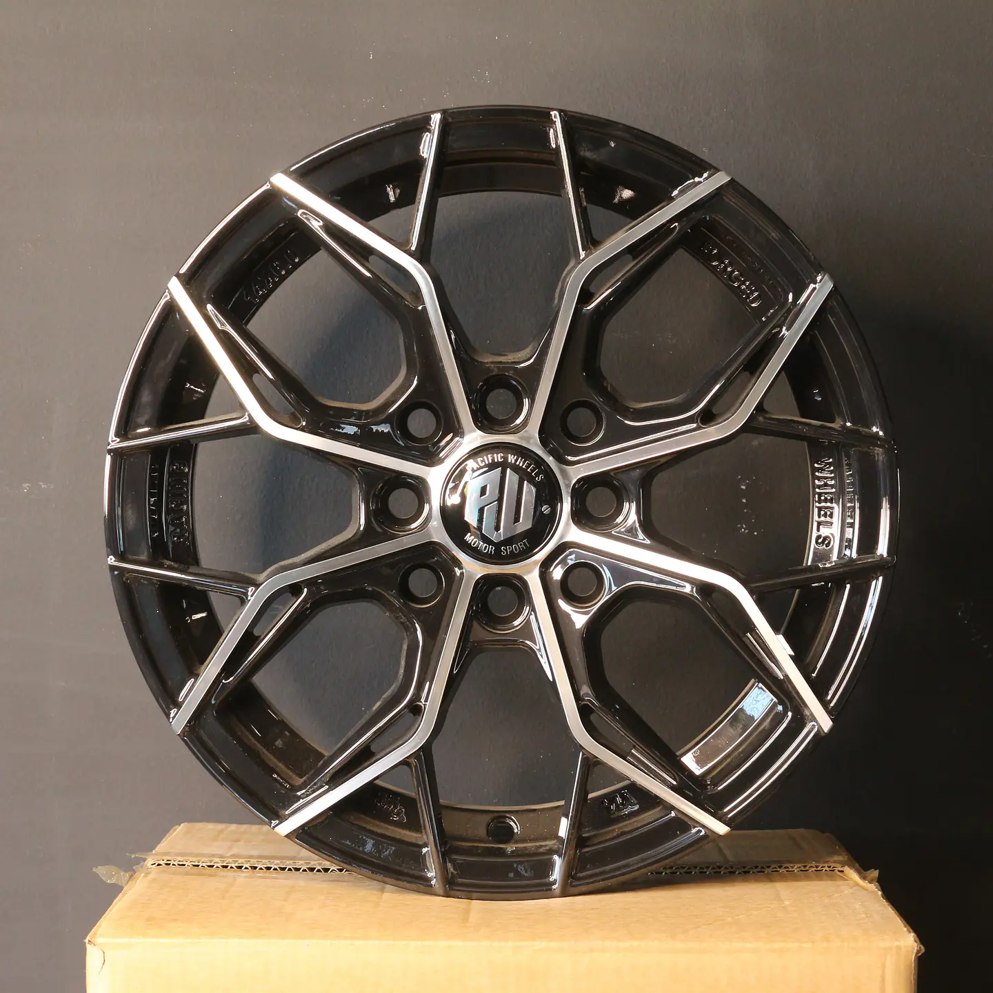 GYRF461045BM Llanta Aro 14X6 4X100/114.3 Bm Et 35 1