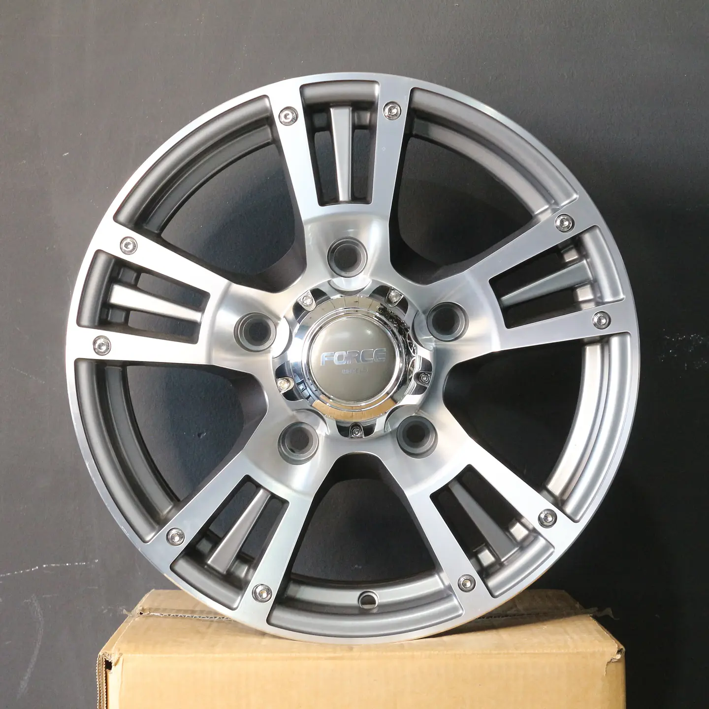 MJYE68530GM Llanta Aro 16X8 5X160 1