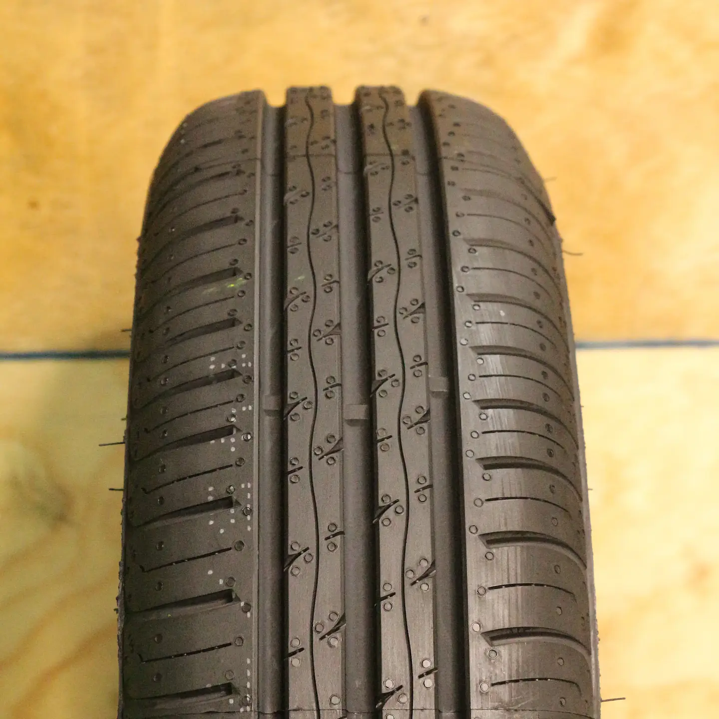 Neumático 145/70R13 ROADX H11 71T 3