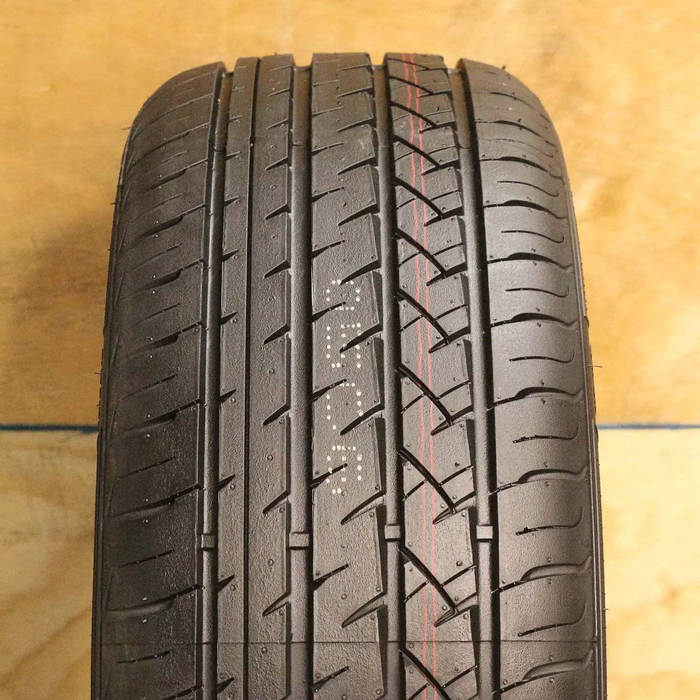 Neumático 205/50R17 SONIX UHP 8 93W 3