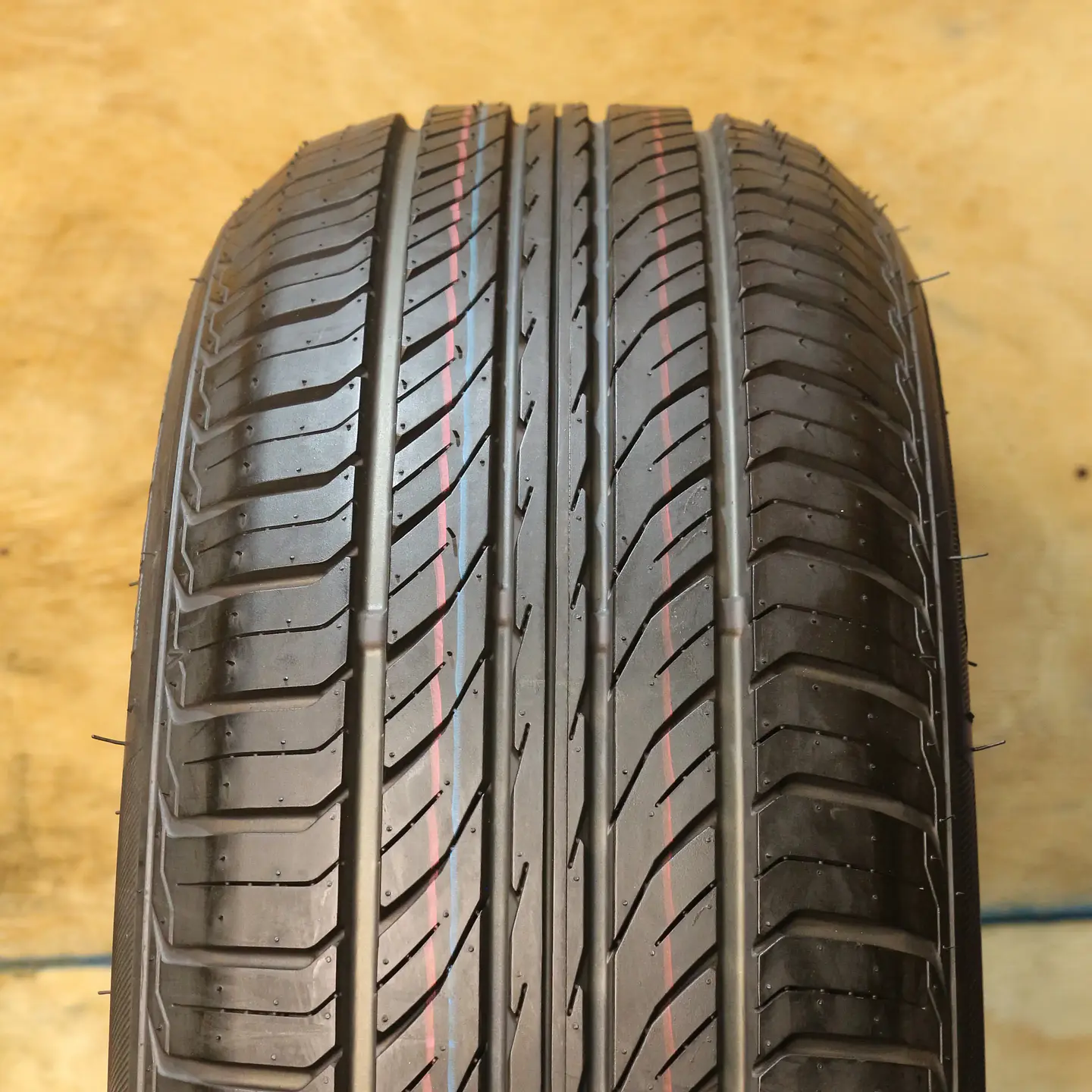 Neumático 185/60R13 GREENLANDER COLO H01 80H 2