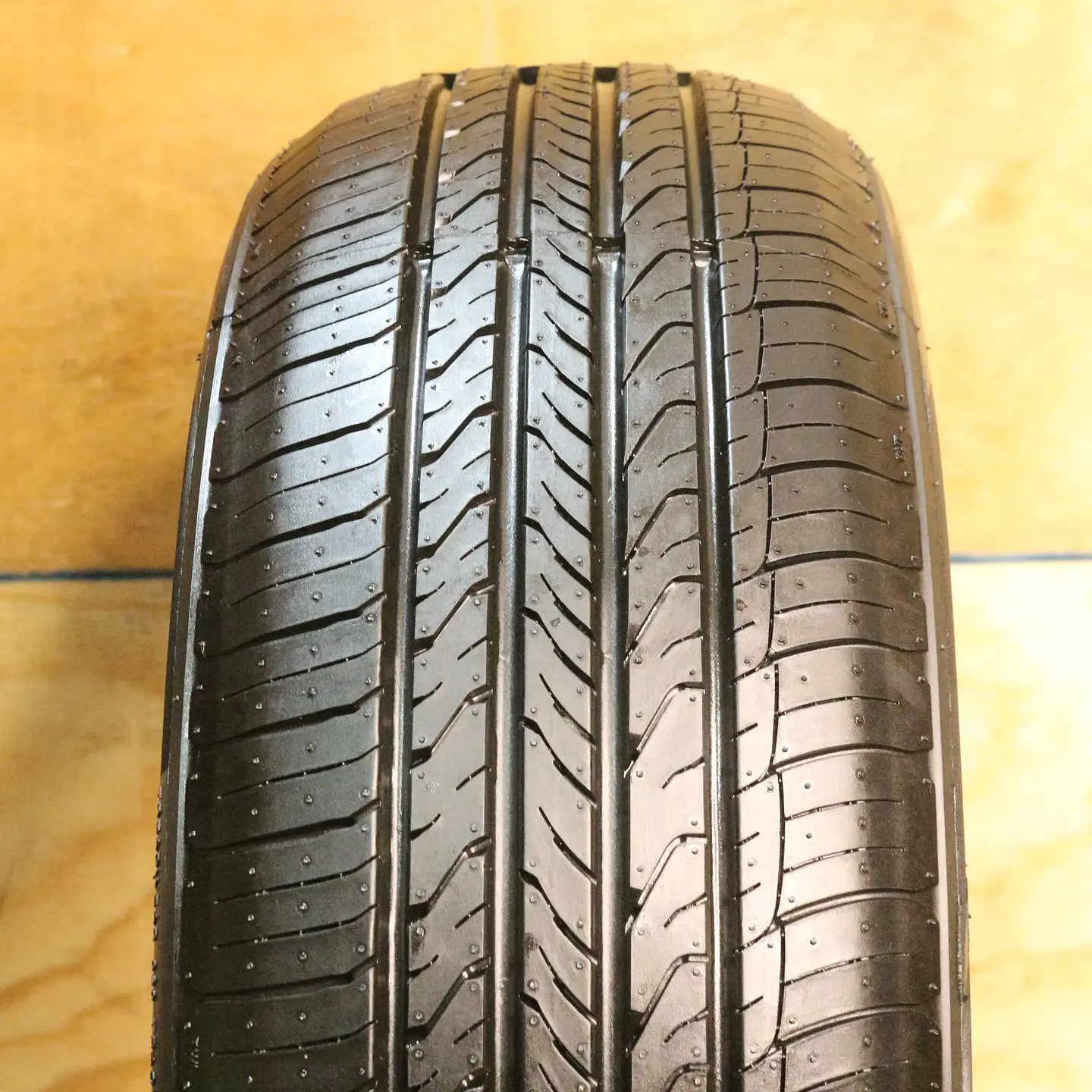 Neumático 185/60R15 APTANY RP203 84H 2