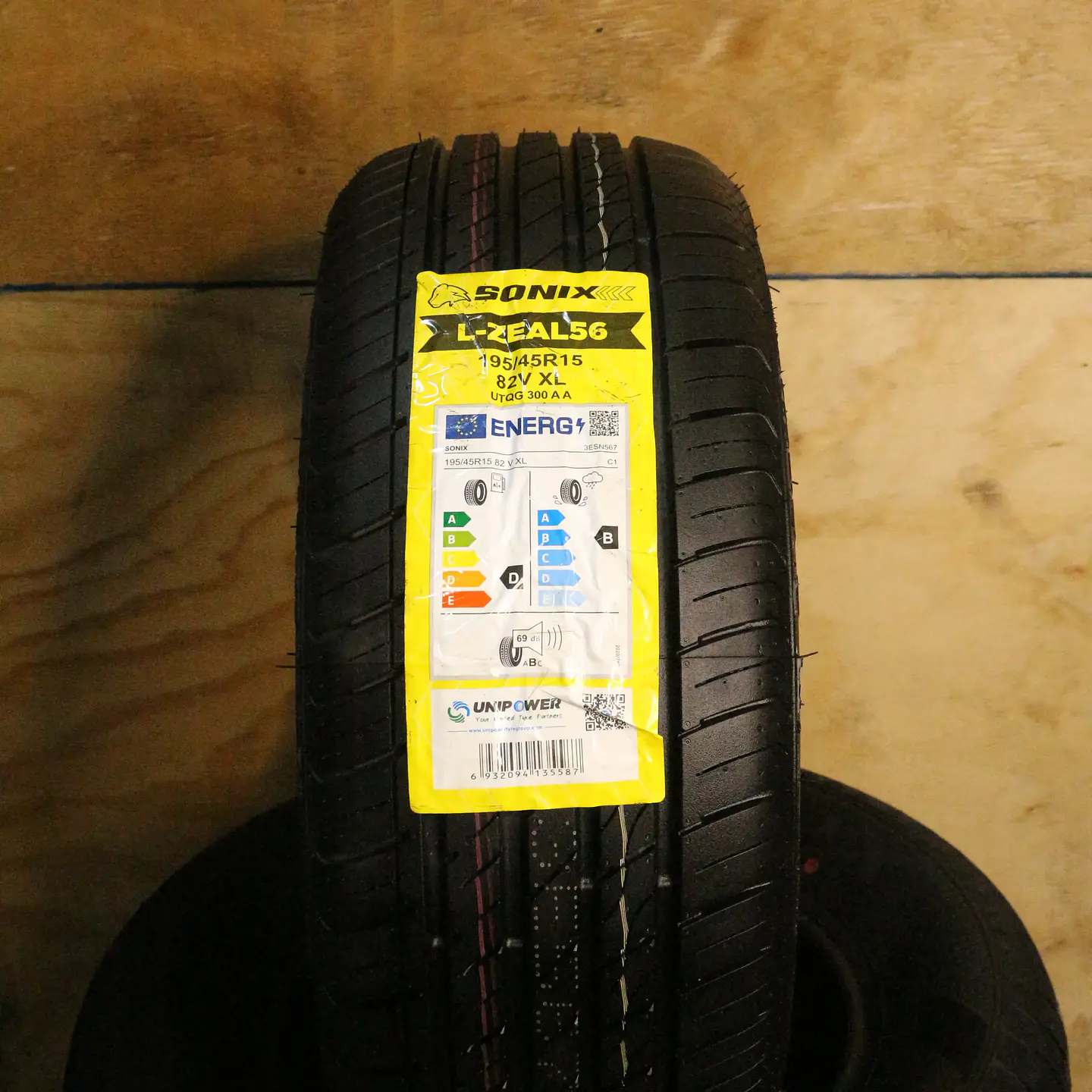 Neumático 195/45R15 SONIX LZEAL 56 82V 1